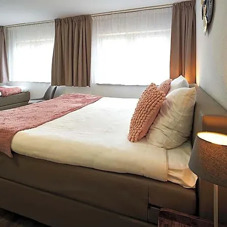 De Heren Hotel Valkenburg (South Holland)